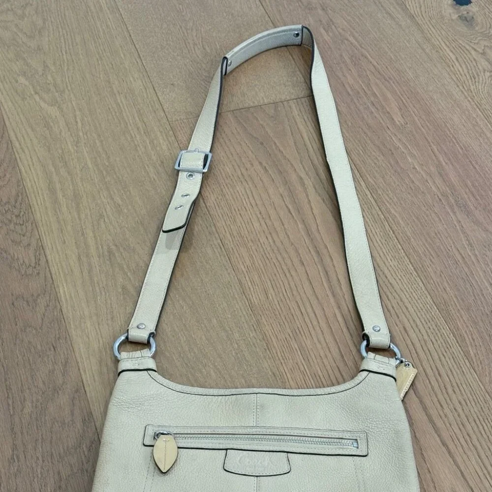 GUC Coach F14679 Penelope‎ Hippie Leather Crossbody Bag - Cream - Picture 4 of 8